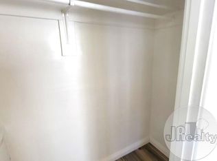 4230 E 5th St, Long Beach, CA 90814