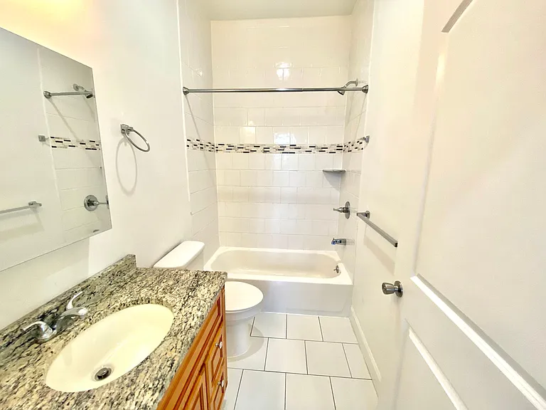 439 N 13th St #3E — Photo 10