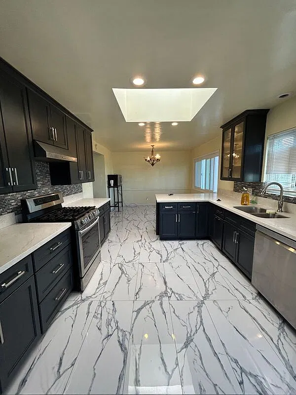 4 bed, 3.0 bath, 2488 sqft, $4,650 — Photo 1