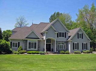 2 Willow Spring Dr, Latham, NY 12110