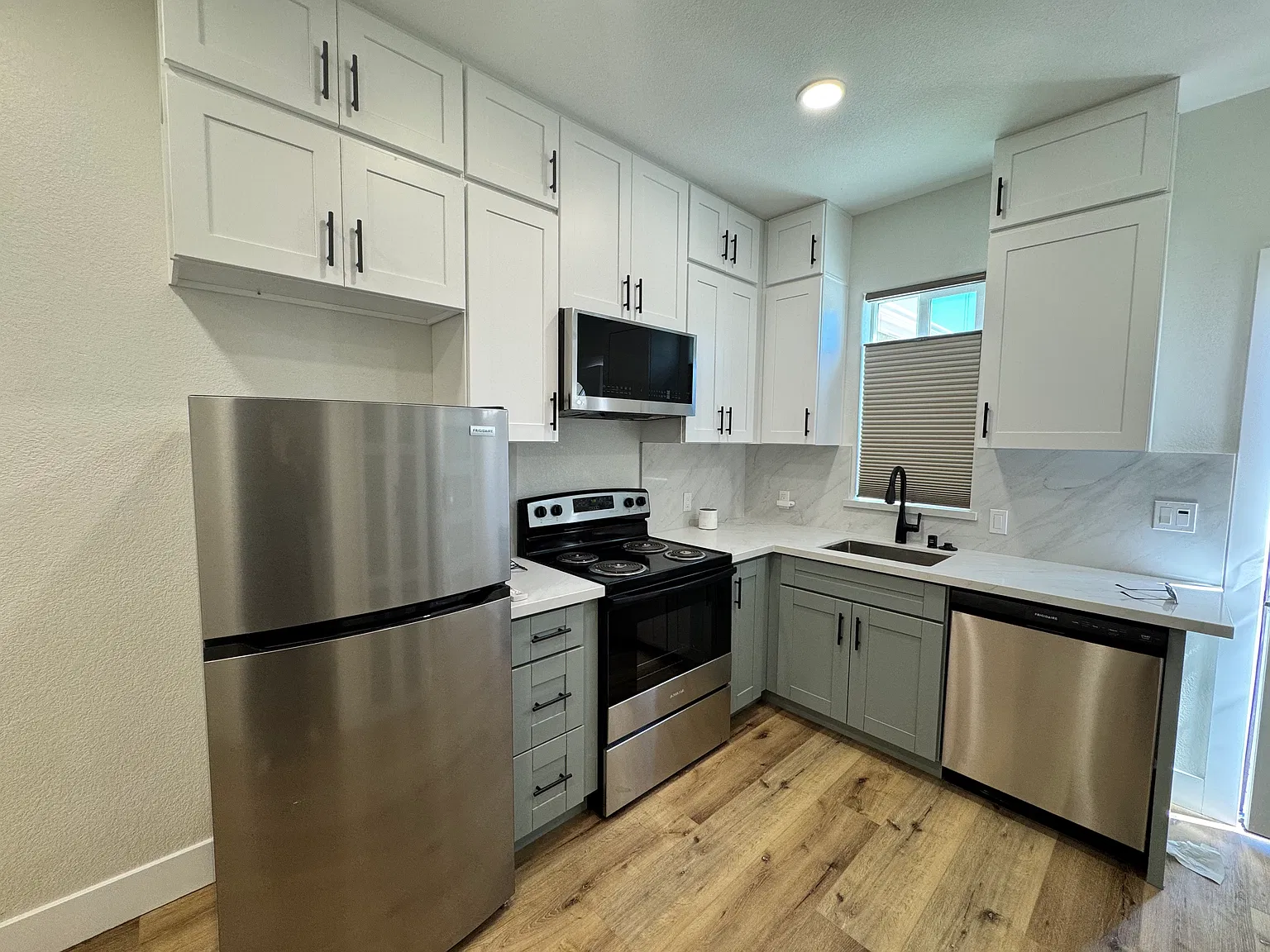 1 bed, 400 sqft, $2,095 — Photo 2