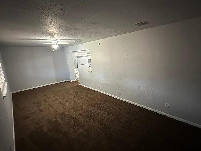 4313 NW Hoover Ave — Photo 13