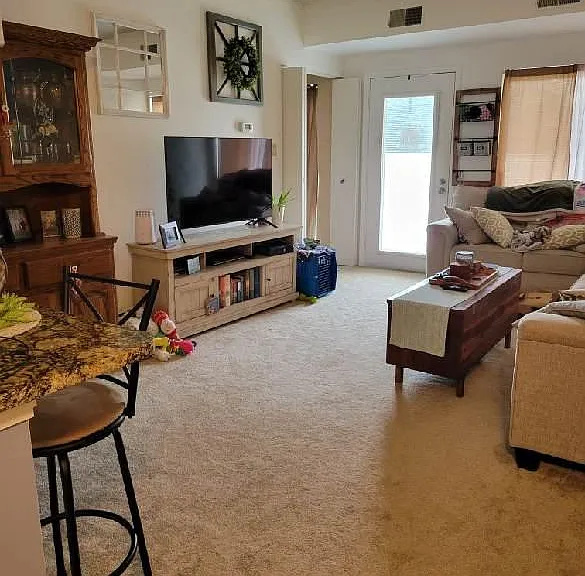 660 Geneva Dr #11 — Photo 4