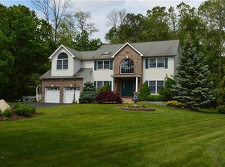 63 James Dr, Nanuet, NY 10954