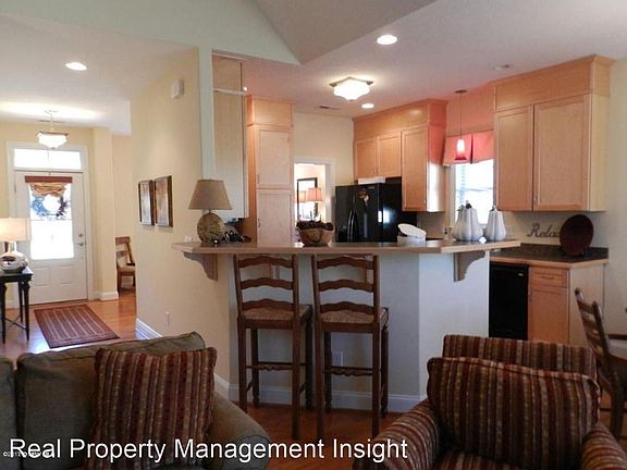 5th image of 611 Palmer Dr