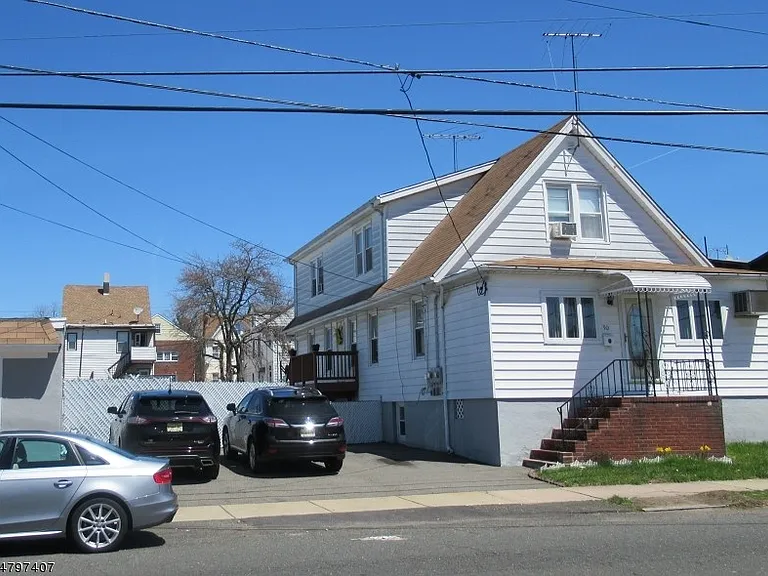 90 Rossiter Ave #2 — Photo 3