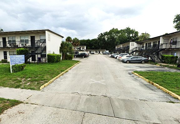 3rd image of 5261 Alhambra Dr APT 29