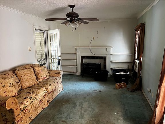 3rd image of 1005 Commerce Dr