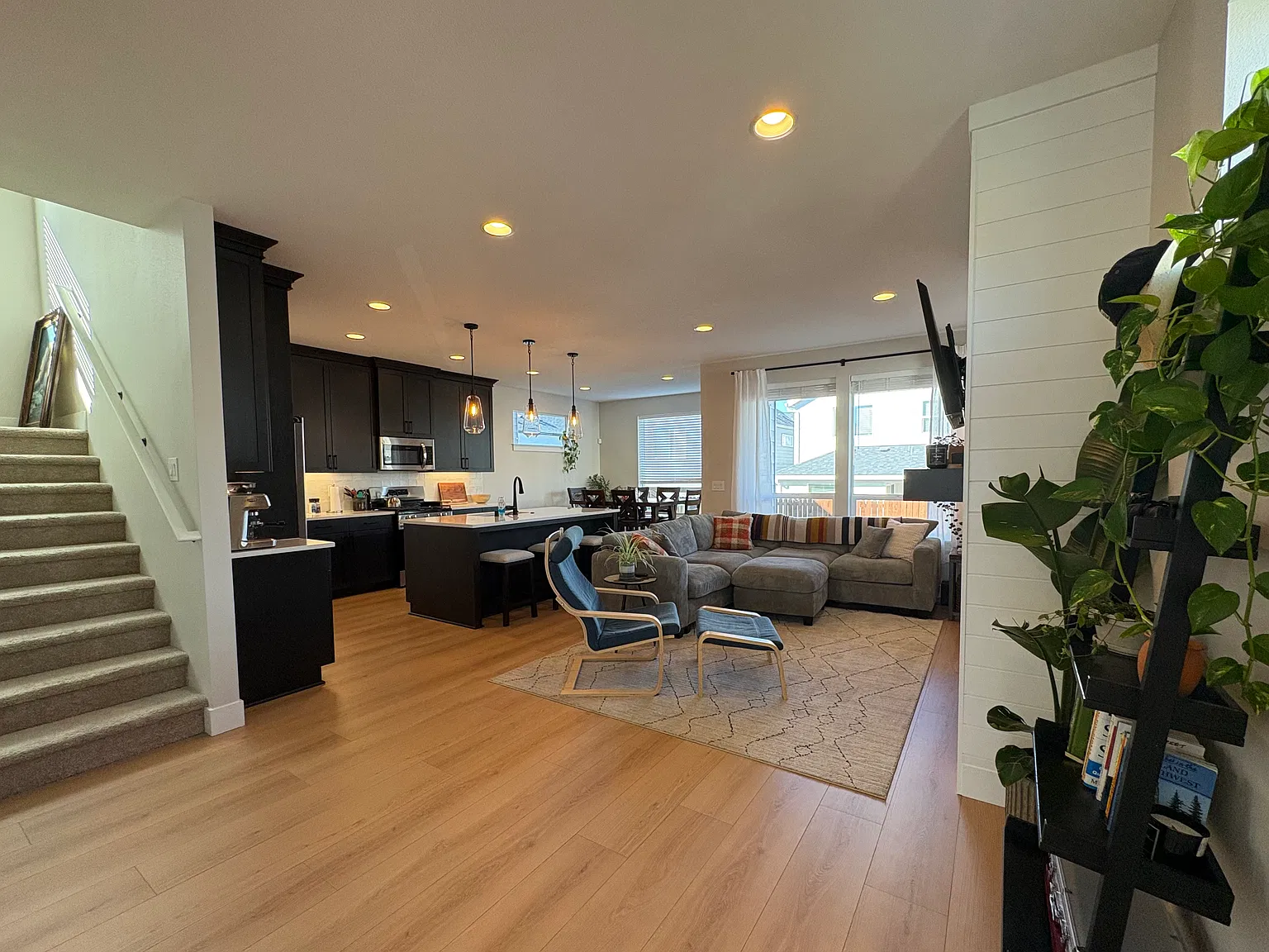 3 bed, 1800 sqft, $800 — Photo 2
