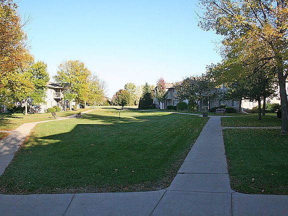 4th image of 1730 Golf Bridge Dr APT 2