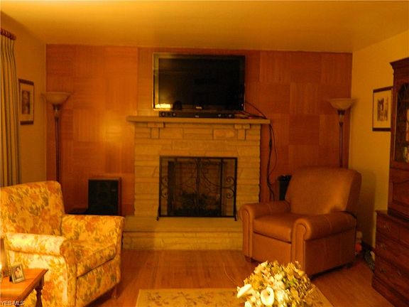 4th image of 2806 Beal St NW