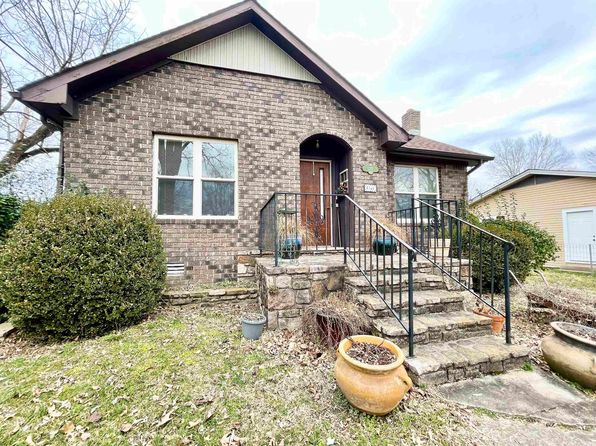 215 North St, Salem, AR 72576