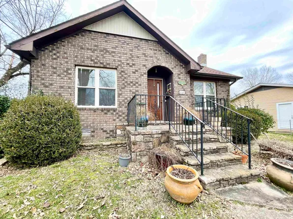 215 North St, Salem, AR 72576