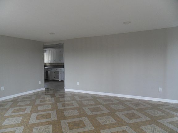 2nd image of 210 Camino Corto