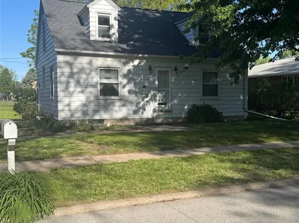 709 E 3rd St, Kalona, IA 52247