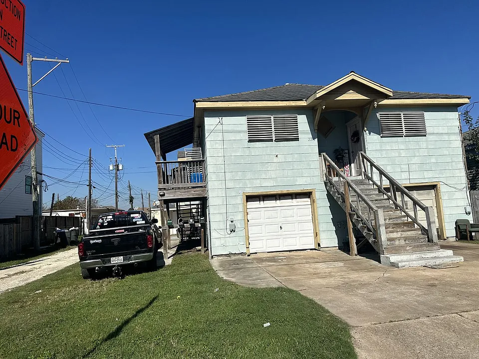2216 Avenue O 1/2