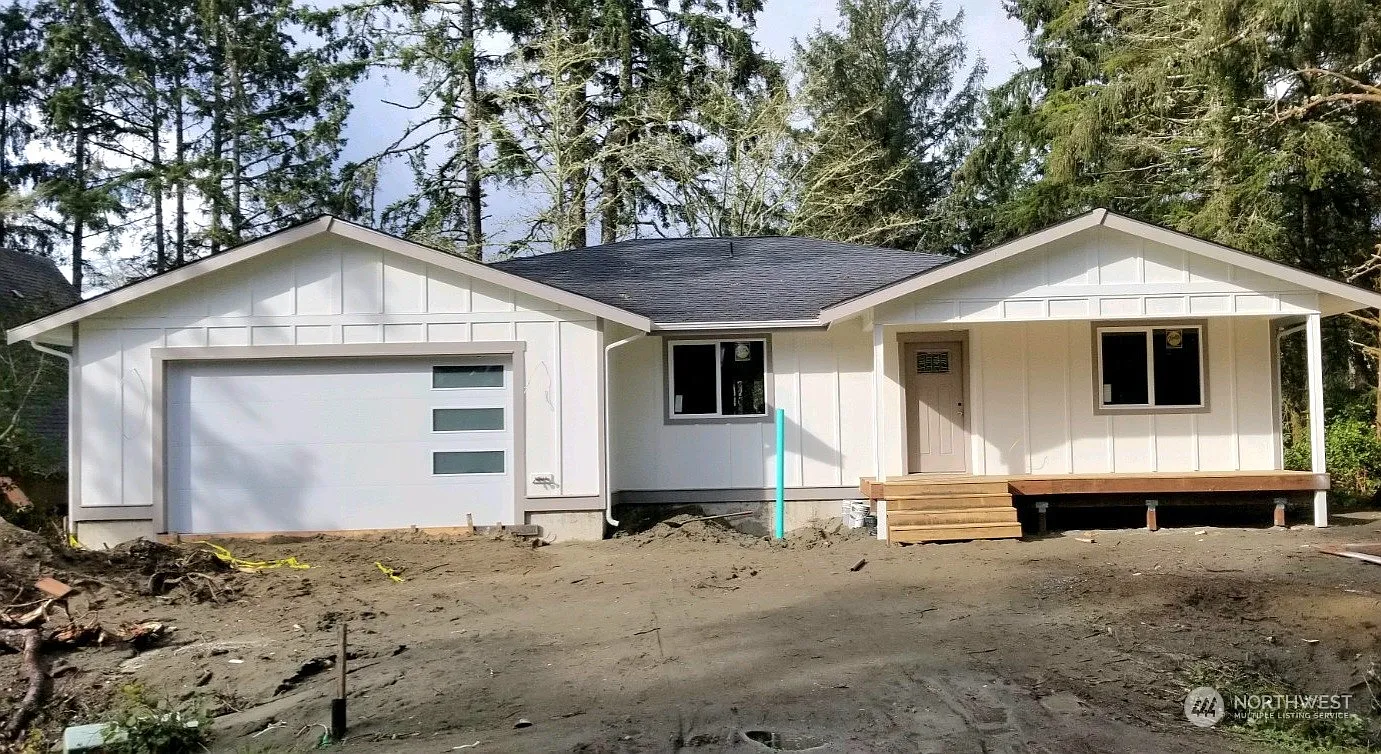 483 Snahapish Avenue SE photo 1