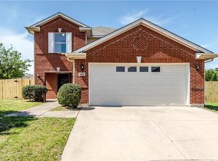 1908 Courtside Dr, Grand Prairie, TX 75051