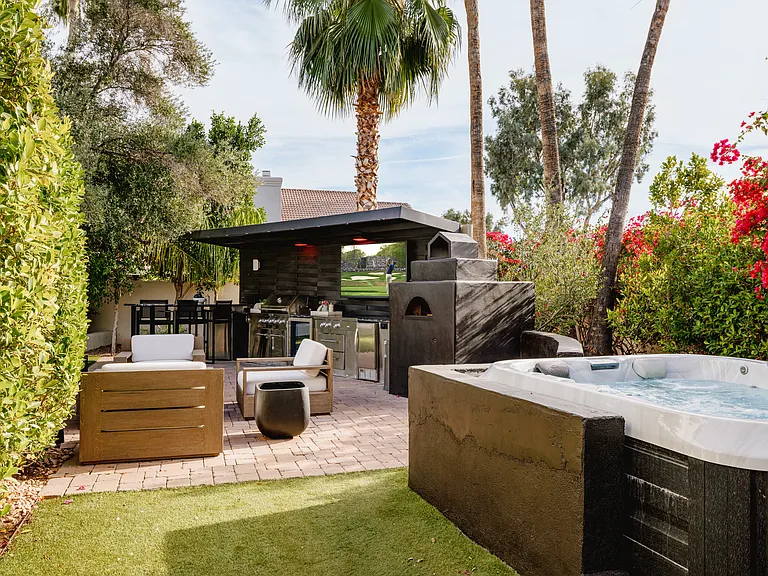 10011 E Windrose Dr — Photo 28