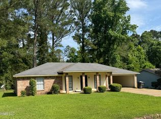 579 Briarcliff Cir, Jackson, MS 39212