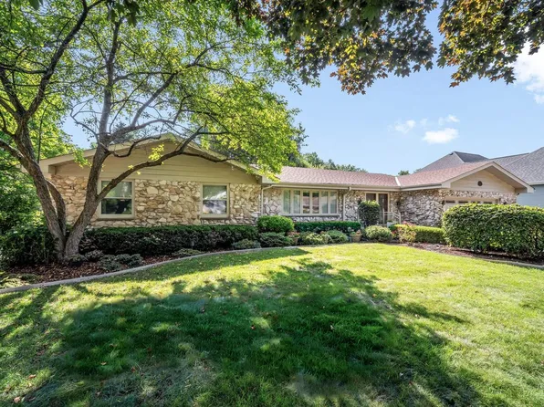 7354 North Braeburn LANE, Glendale, WI 53209