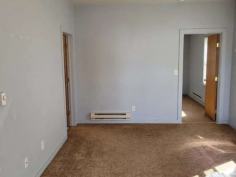 328 N 8th Ave — Photo 3