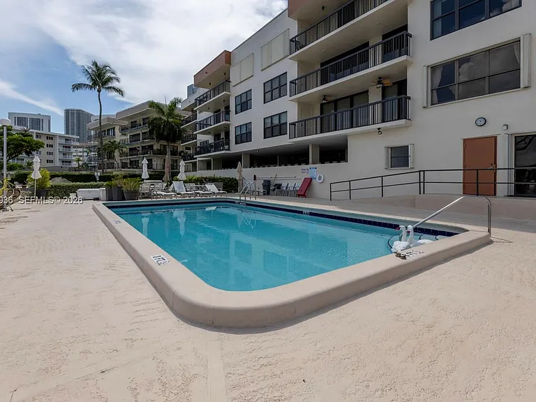 200 Golden Isles Dr #203 — Photo 36