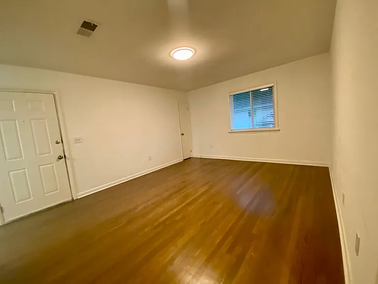 Oak Pointe Apartments — Photo 28