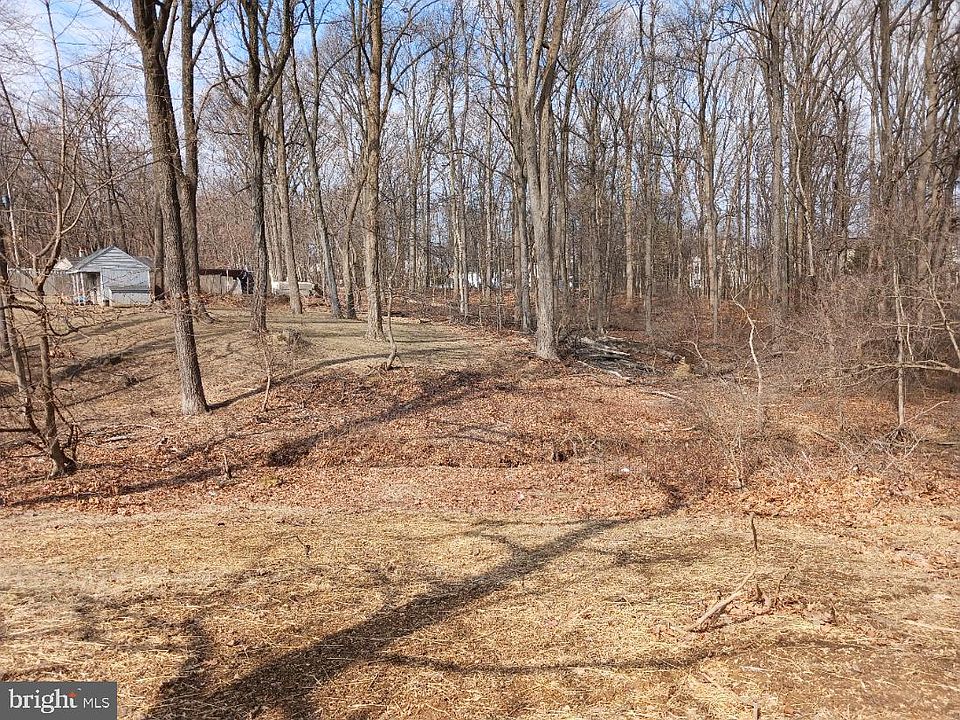 2nd image of 813 W King Rd