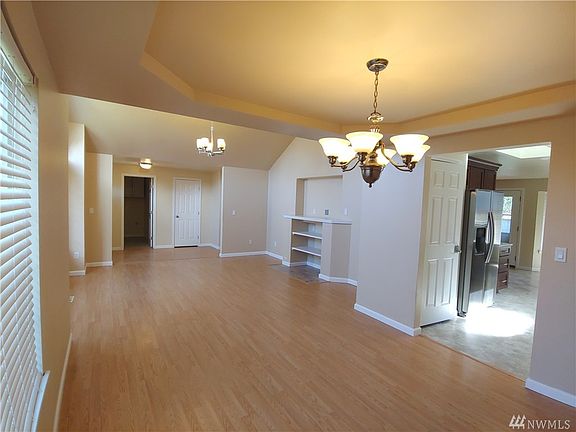 4th image of 19311 110th Avenue Ct E