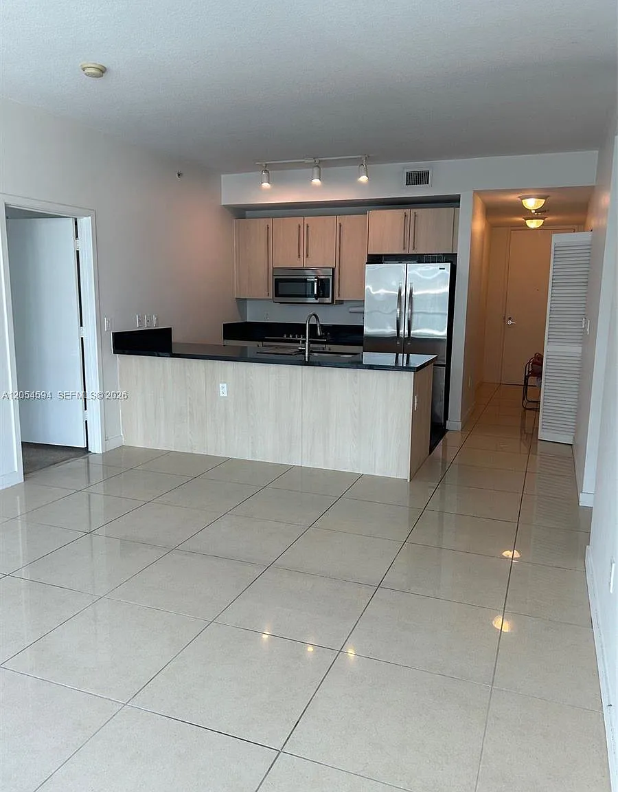 The Axis On Brickell Ii C — Photo 4