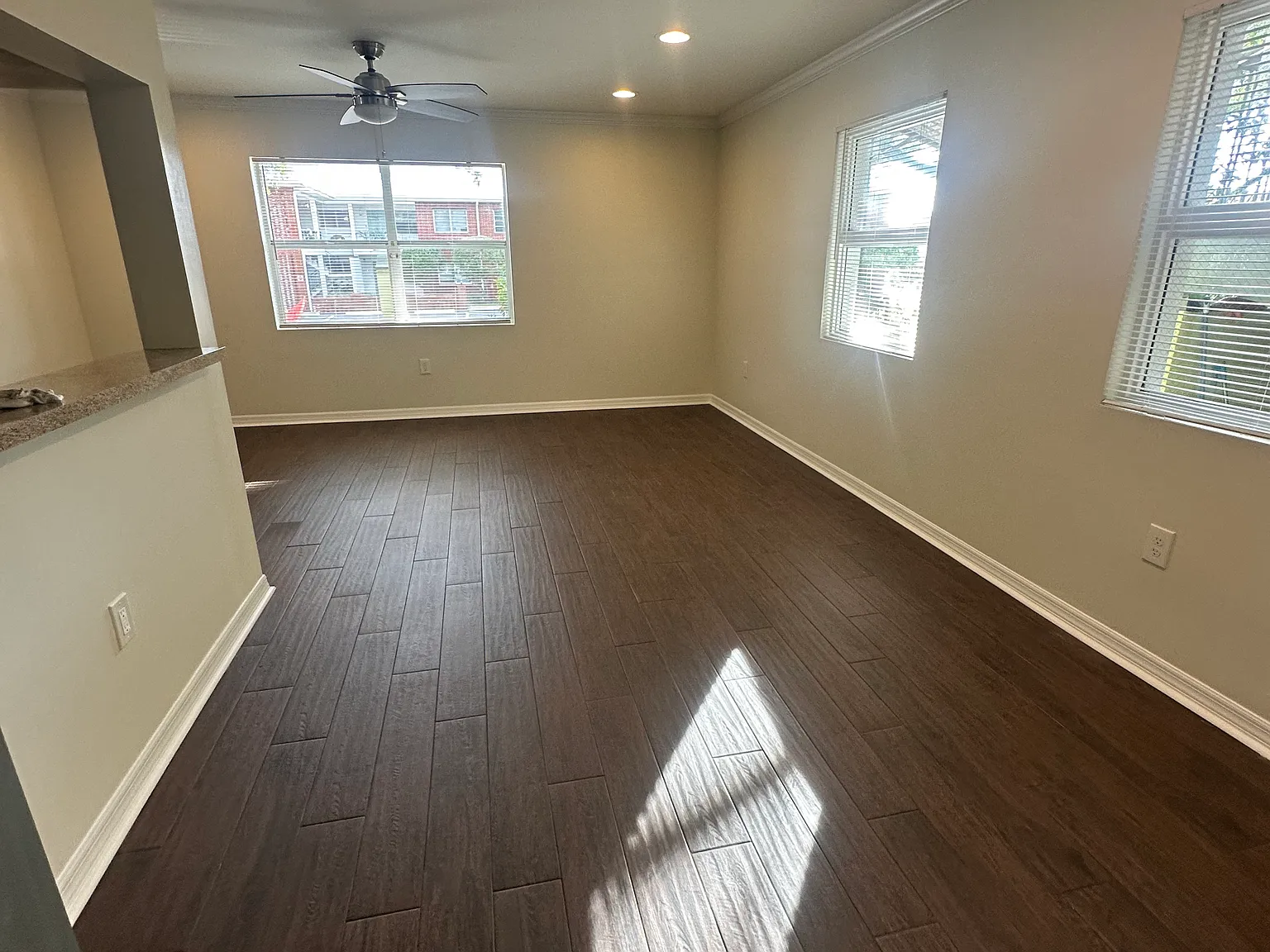 325 Danube Ave — Photo 2