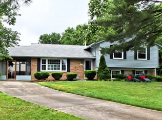 8030 Lynnfield Dr, Alexandria, VA 22306