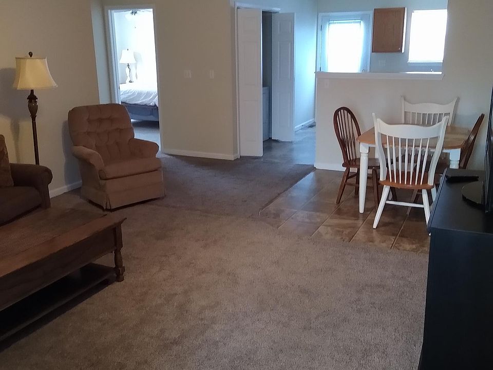 1st image of 1442 W Daniel Dr