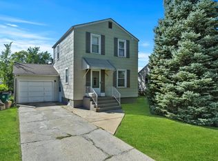 2428 S 14th Ave, Broadview, IL 60155