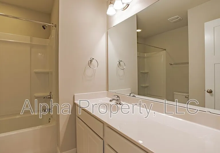 385 Hague Dr — Photo 16