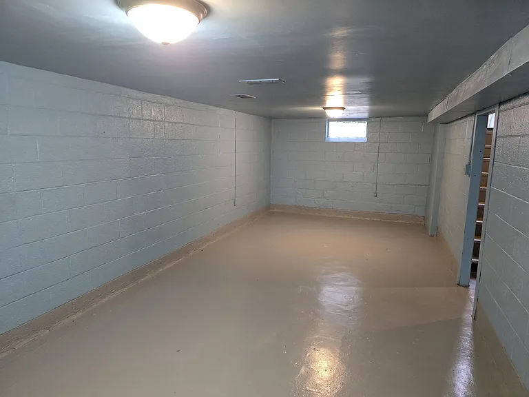 6109 Farmbrook St — Photo 16