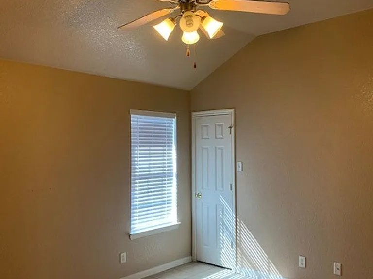 4904B Heather Ln — Photo 7