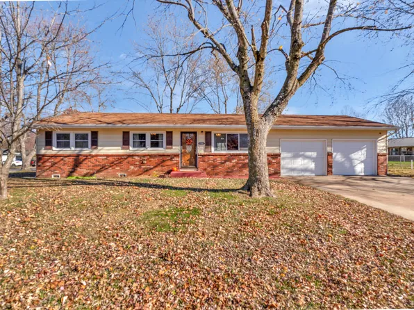 1104 Rosemary Avenue, Aurora, MO 65605