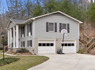 2100 Davis Mountain Rd, Hendersonville, NC 28739