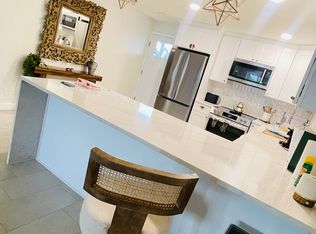 280 126th Ave APT 110, Treasure Island, FL 33706
