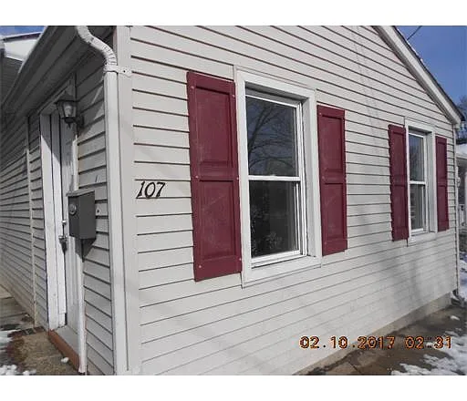 107 Prospect St photo 1
