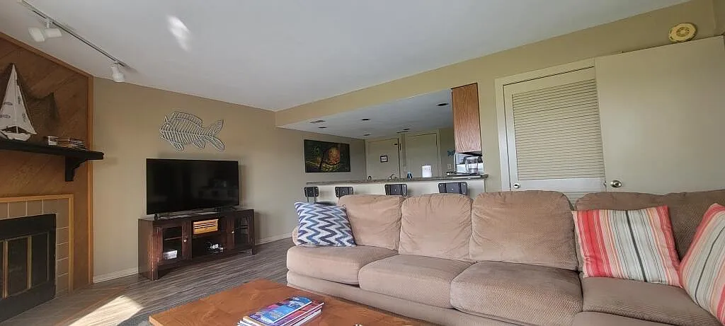 100 Sailors Cove Dr #1319 photo 1