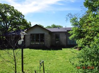 7029 Greenbriar Cres, Fort Worth, TX 76135