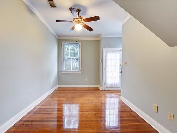 4th image of 8403 Willow St