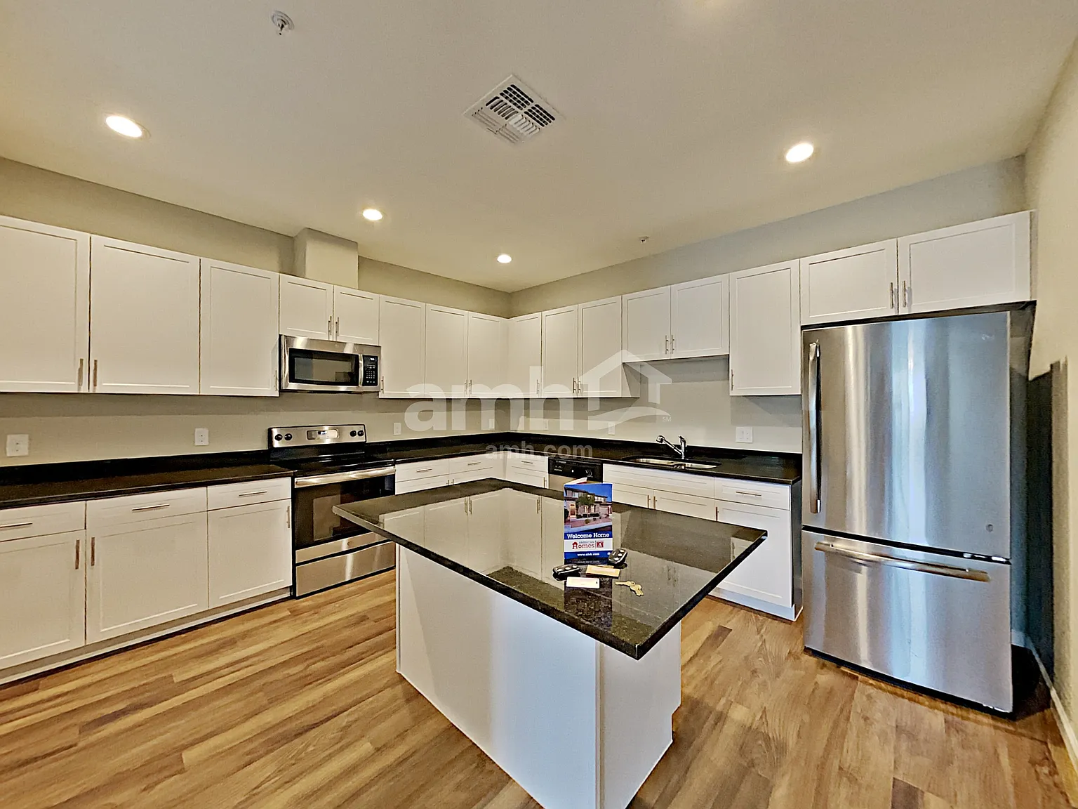 3 bed, 2.5 bath, 2077 sqft, $1,930 — Photo 3