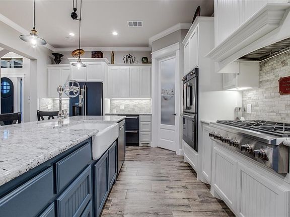 3rd image of 122 Turnberry Ln