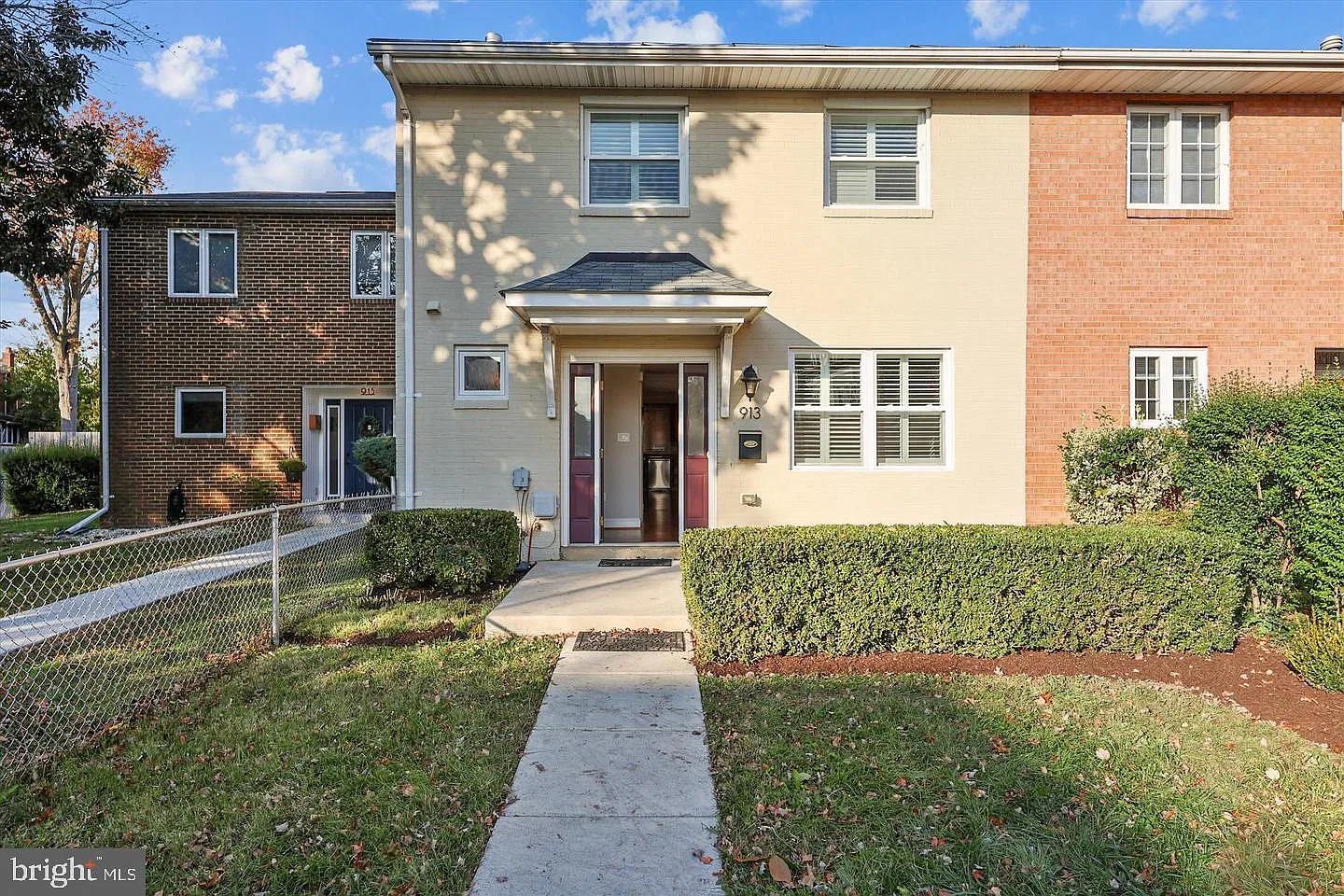 3 bed, 2.5 bath, 1716 sqft, $4,000 — Photo 1