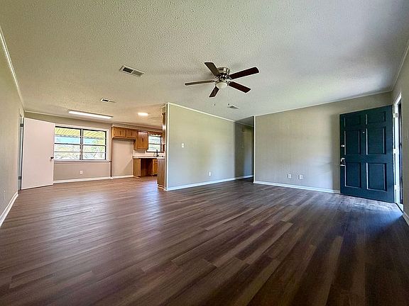 5th image of 109 E Greenfield Dr