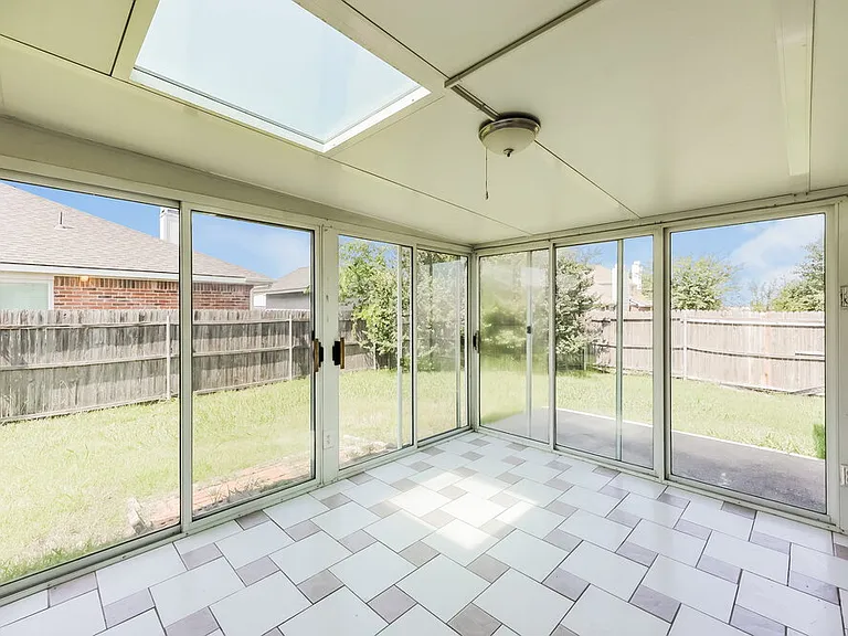 5017 Eastcreek Dr — Photo 8